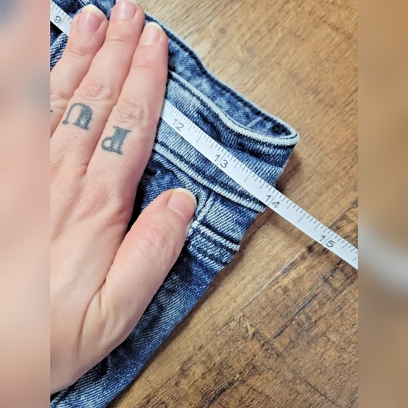 Old Navy Rockstar super skinny jeans - Picture 6 of 10